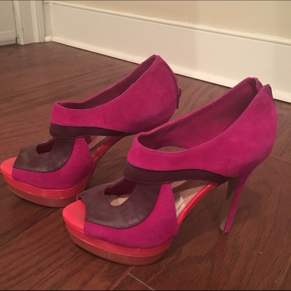 Color blocked peep-toe heels - Picture 3 of 4